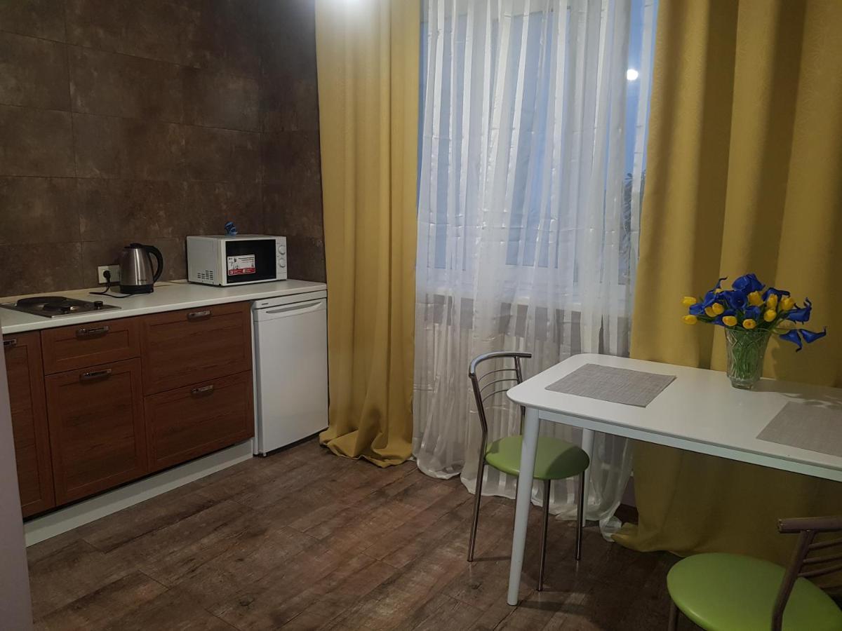 Apartment Sports Palace Просторная Квартира Рядом Дворец Спорта ハルキウ エクステリア 写真