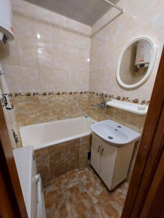 Apartment Sports Palace Просторная Квартира Рядом Дворец Спорта ハルキウ エクステリア 写真