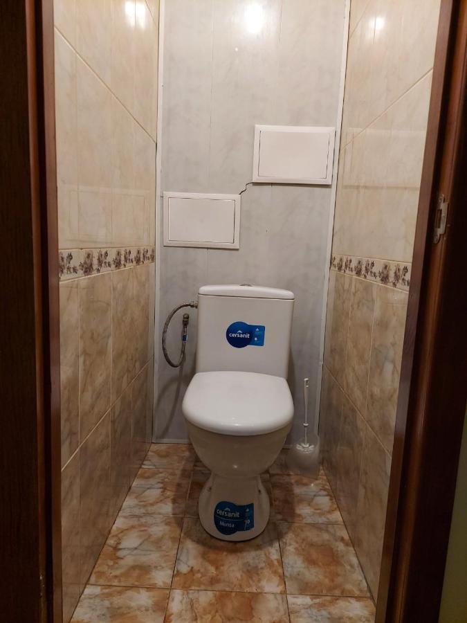 Apartment Sports Palace Просторная Квартира Рядом Дворец Спорта ハルキウ エクステリア 写真